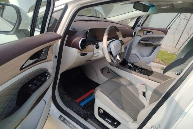 Used FORTHING Yacht 2023 1.5T DCT Starry Sky Flagship Edition
