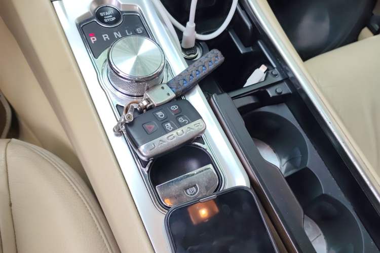 Used Jaguar XF 2015 XF 2.0T 80th Anniversary Collector's Edition
