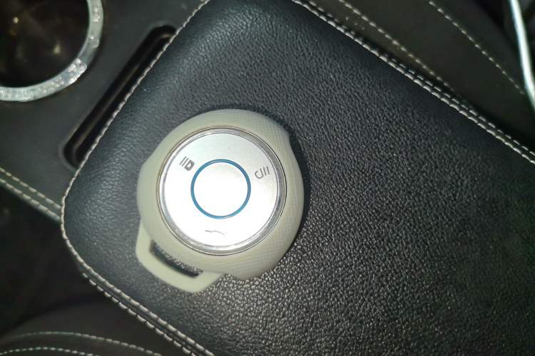 Used NETA V 2021 Standard Range Entertainment Version – Upgraded Model Interior 1