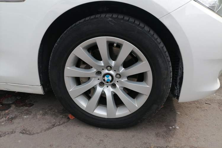 Used BMW 5 Series GT 2013 535i Leading Model Right Front Wheel Hub