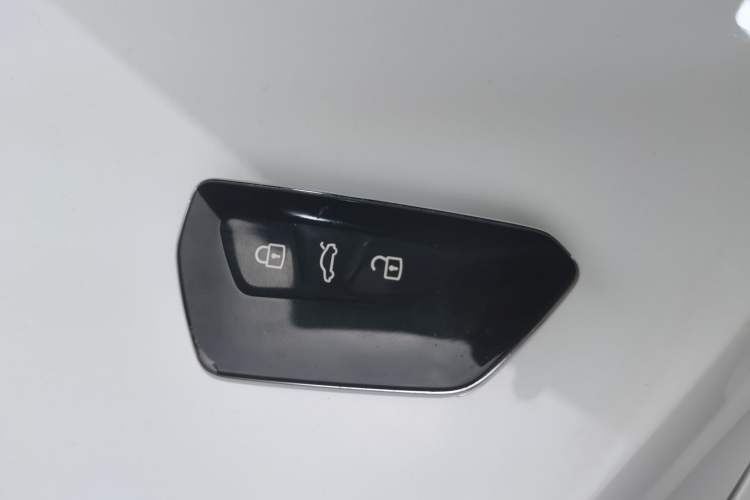 Used Volkswagen Golf 2024 280TSI DSG Pro 50th Anniversary Edition Interior 1