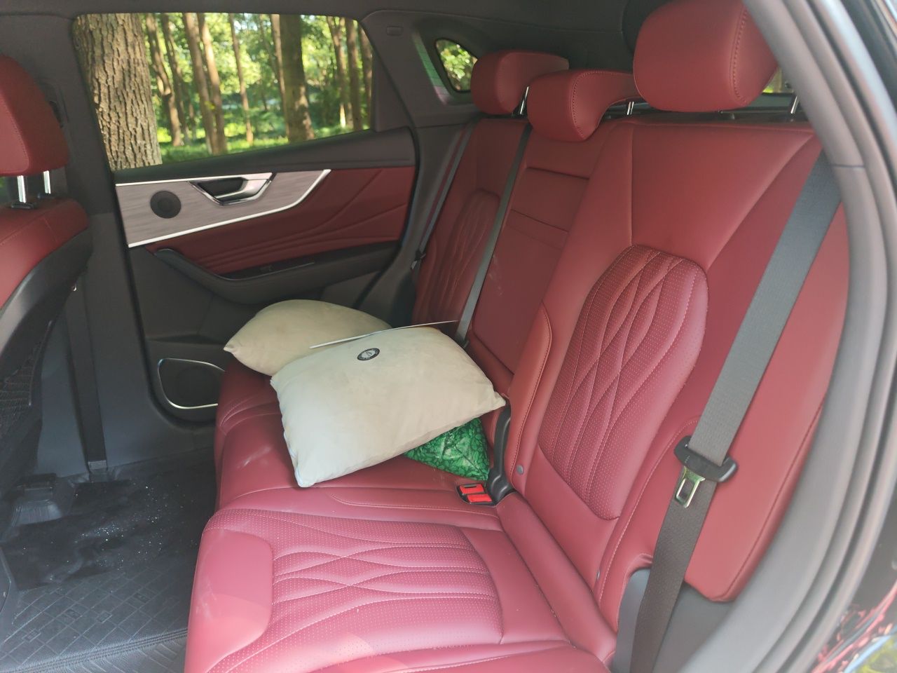 Hongqi HS5 2025 2.0T Two-Wheel-Drive Xuan Ying Edition — снимка 17