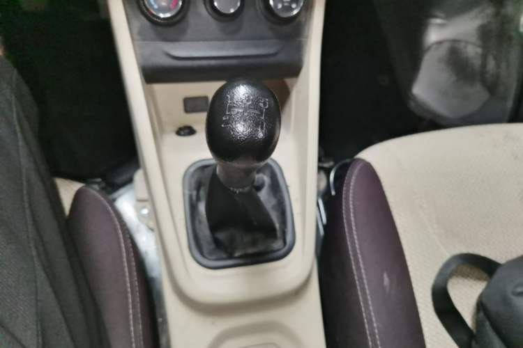 Used CHANGAN KUAYUE Xing V3 2023 1.3L Gasoline Standard Model 7-Seater Passenger Vehicle
