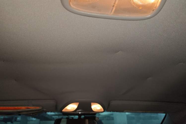 Used Fiat Viaggio 2015 1.4T Manual Enjoyment Edition Headliner