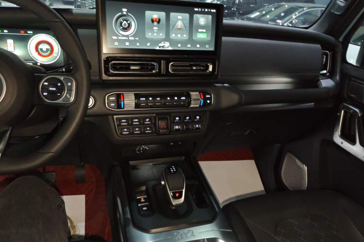 Used 212 T01 2025 2.0T Changfeng
