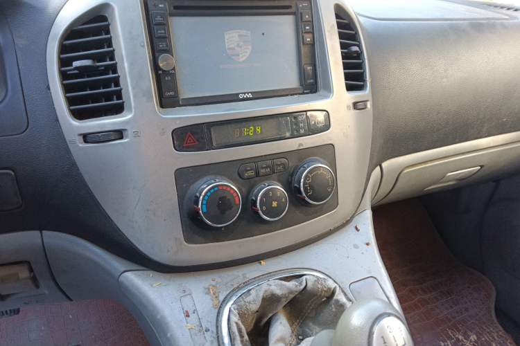 Used FORTHING Lingzhi 2013 M5 Q3 2.0L 7-seat Long-Wheelbase Comfort Model