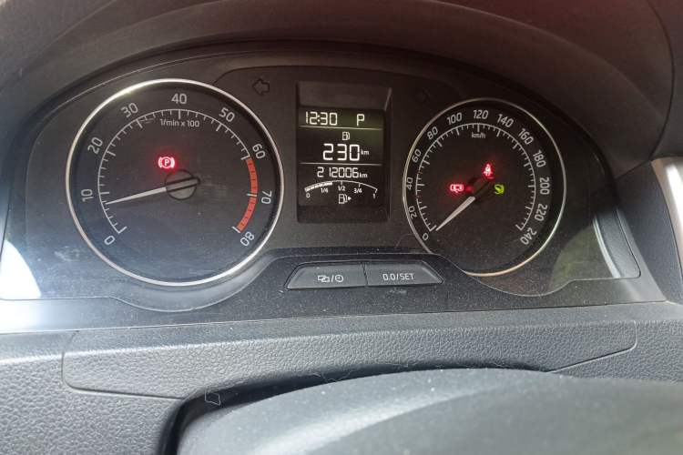 Used Skoda Rapid Spaceback 2014 1.6L Automatic Enjoyment Edition