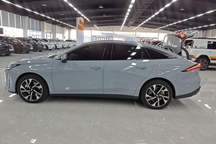 Used Geely Galaxy L6 2023 125km Starship Left Side