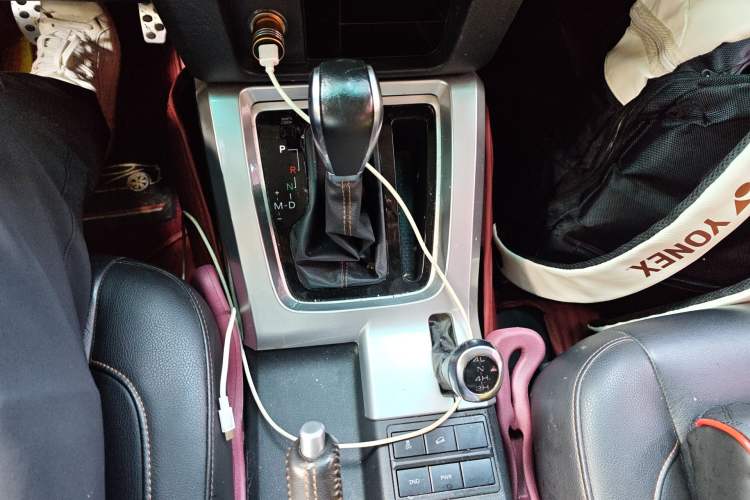 Used BAIC Off-Road BJ40 2016 40L 2.3T Automatic All-Wheel Drive Premium Edition Gear Lever