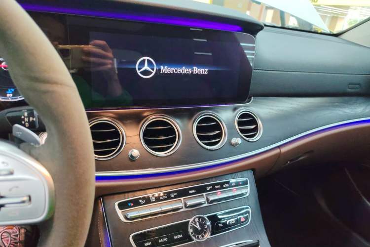 Used Mercedes-Benz E-Class 2019 E 300 L Sporty and Stylish Model