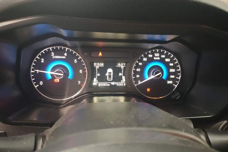 Used Dongfeng Fengon 580 2016 1.8L Manual Comfort Model
