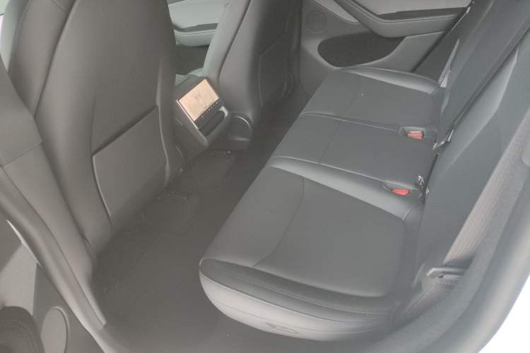Used Tesla Model Y 2026 Rear-Drive Model Left Rear Seat