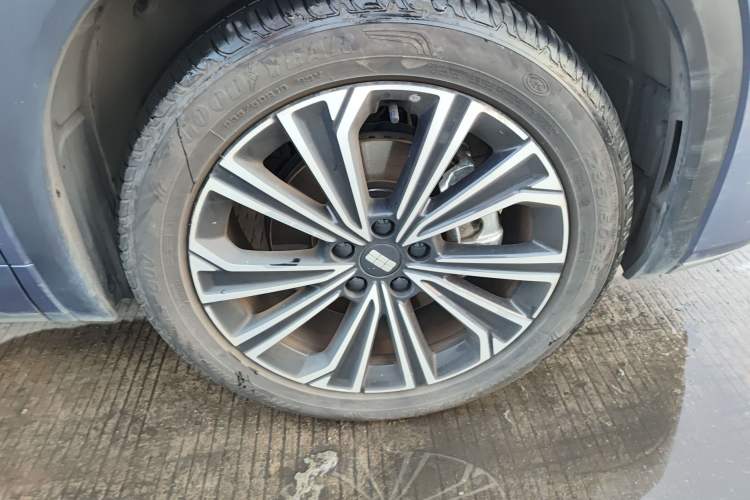 Used Geely Galaxy Xingjian 7 EM-i 2025 120km Flagship Edition Right Front Wheel Hub