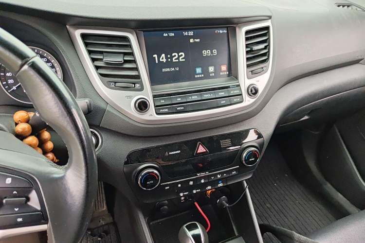 Used Hyundai Tucson 2018 1.6T Dual-Clutch Two-Wheel Drive 15th Anniversary Special Edition Audio And AC Panel