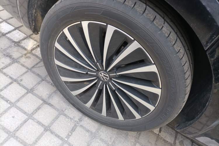 Used Volkswagen Viloran 2024 380TSI Premium Edition