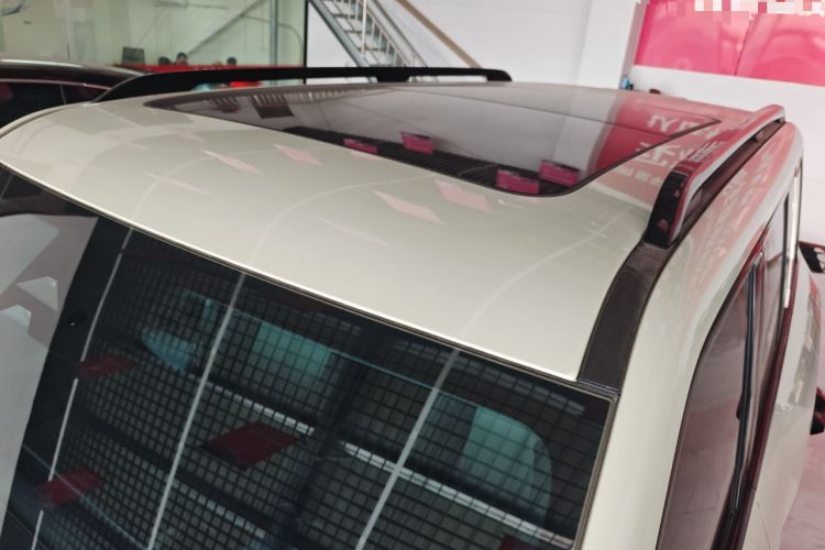 Used Formula Leopard 5 2023 Navigator Edition Roof