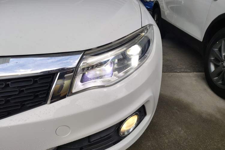 Used Qoros 3 2016 Hatchback 1.6L Automatic Zhiyue Model
