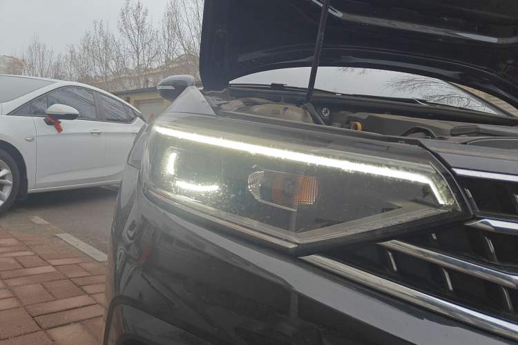 Used Volkswagen Magotan 2024 2 Million Units Zhongxiang Version 330TSI DSG Luxury Edition