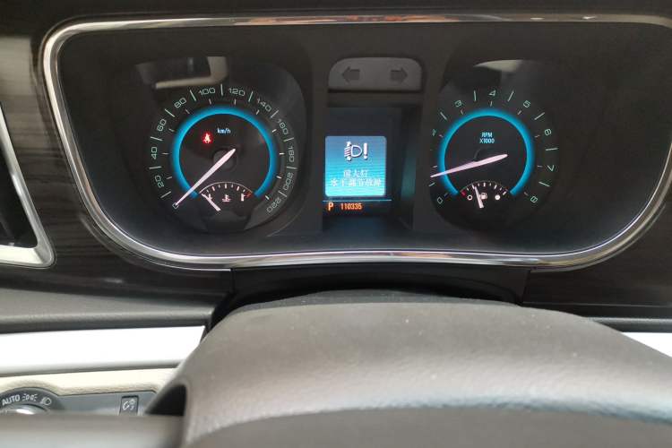 Used Buick GL8 2011 3.0L GT Luxury Business Haoya Edition Odometer Close Up