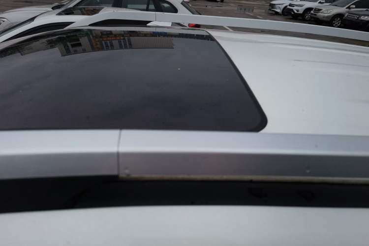 Used Dongfeng Aeolus AX7 2015 2.0L Automatic Zhiyi Trim
