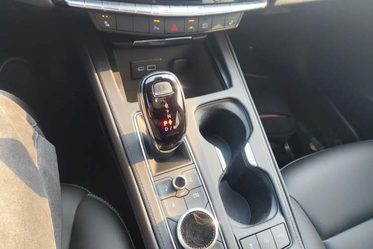 Used Cadillac XT4 2024 28T Two-Wheel-Drive Luxury Version