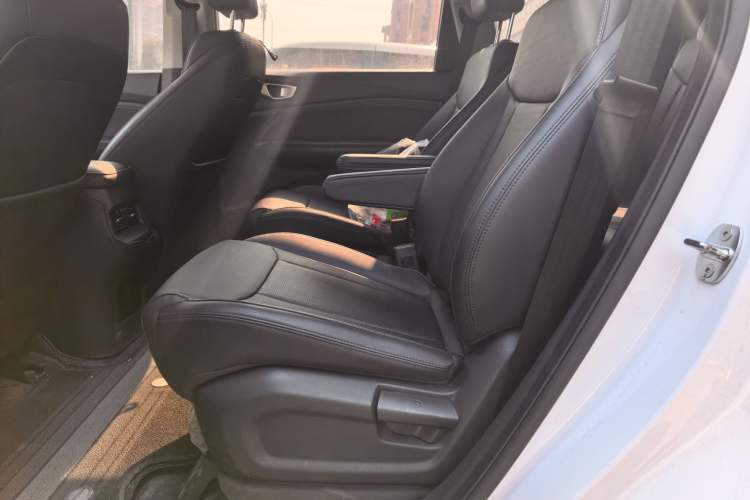 Used Wuling Jiachen 2022 1.5L Manual Light Comfort Edition
