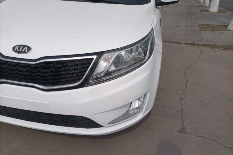 Used Kia K2 2012 Sedan 1.4L MT TOP Commemorative Edition