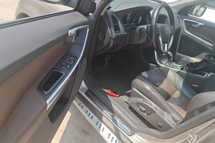 Used Volvo XC60 2015 T5 AWD Zhiyuan Edition
