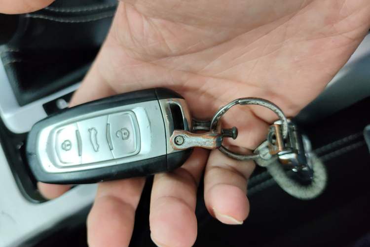 Used Geely Auto Emgrand X7 Sport 2016 1.8TD Automatic Smart Connectivity Version Vehicle Key