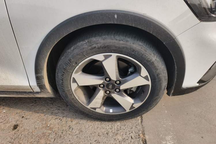 Used Ford Focus Active 2020 EcoBoost 180 Automatic Trendy Model Right Front Wheel Hub