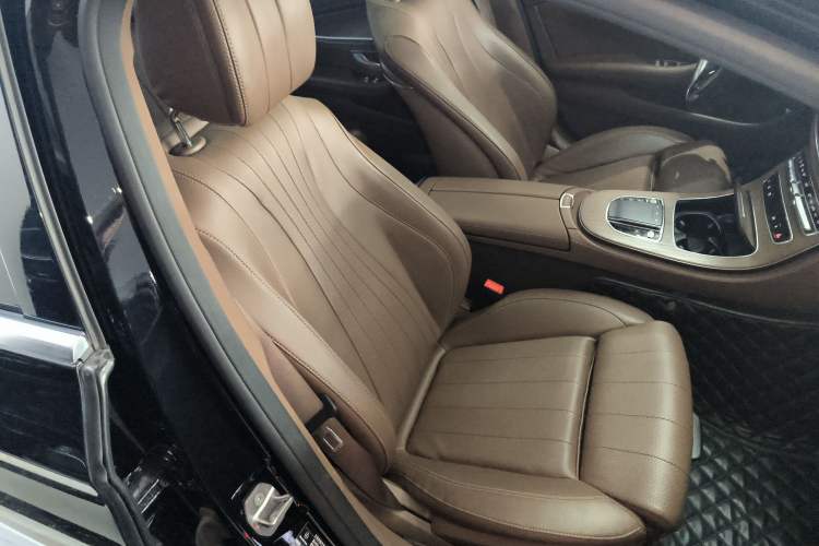 Used Mercedes-Benz E-Class 2023 E 260 L
