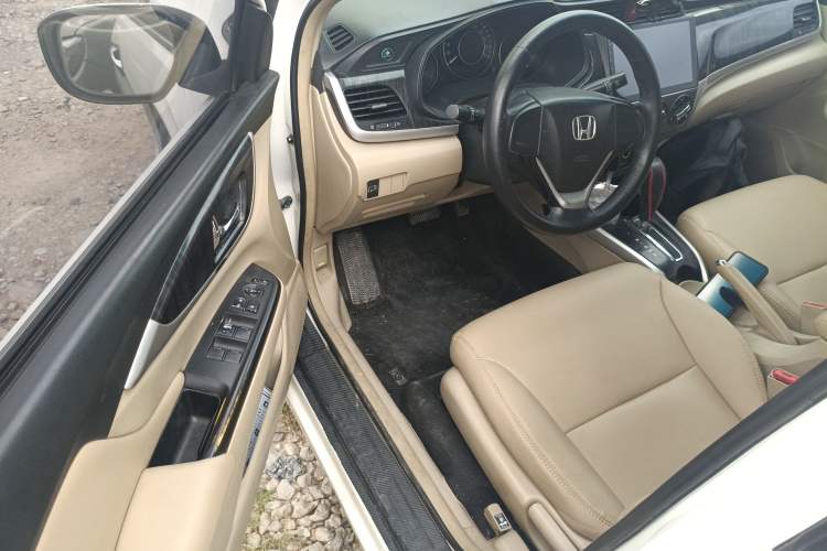 Used Honda Crider 2013 1.8L automatic comfort version
