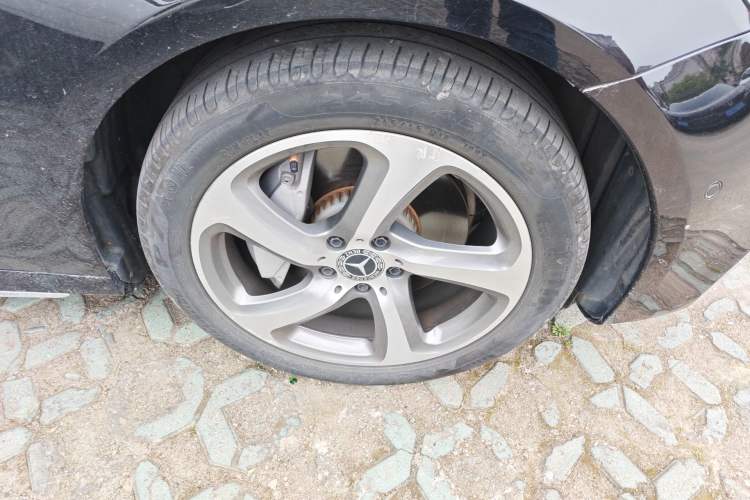 Used Mercedes-Benz E-Class 2019 E 300 L Sport Luxury Edition Right Front Wheel Hub