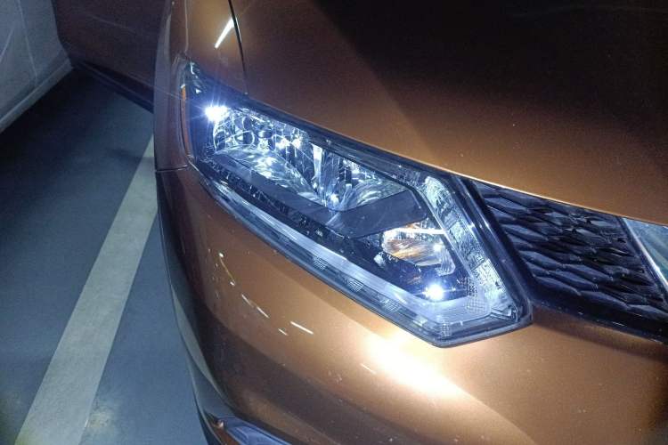 Used Nissan X-Trail 2014 2.5L CVT Leading Edition 4WD
