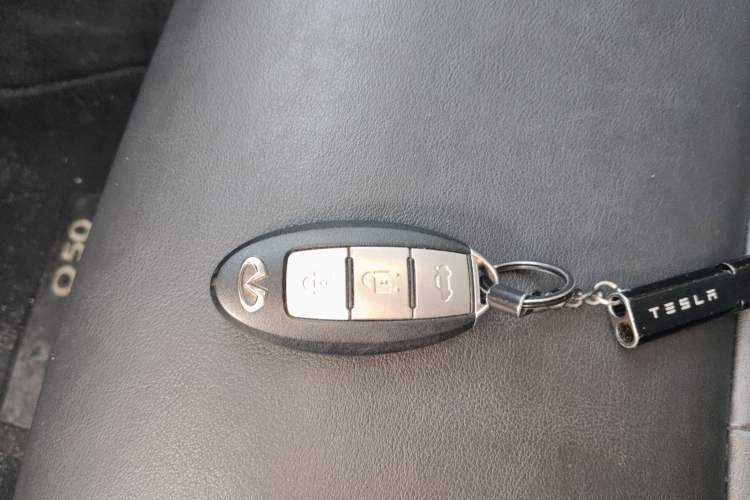 Used Infiniti Q50L 2016 2.0T Comfort Edition Vehicle Key