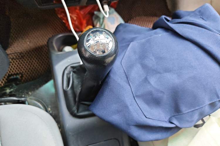 Used Jinbei Hiace X30 2023 1.5L Super-Enjoyment Van 2/5 Seats Non-Air-Conditioned Version SWC15M