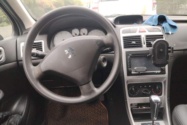Used Peugeot 307 2009 Hatchback 1.6L Automatic Elite Edition Steering Wheel