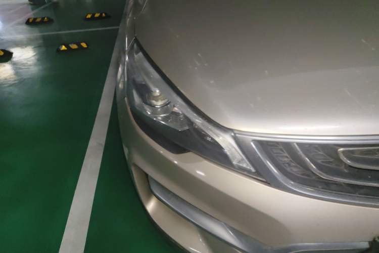 Used Geely Auto Emgrand GS 2016 Sport Edition 1.3T Automatic LingShang Model Right Front Headlight