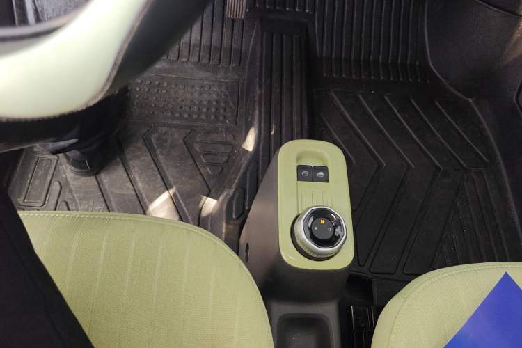 Used Geely Galaxy Panda 2024 Panda Mini 200km Endurance Bear
