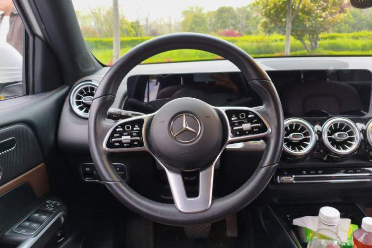 Used Mercedes-Benz GLB 2021 GLB 200 Fashion Model Steering Wheel
