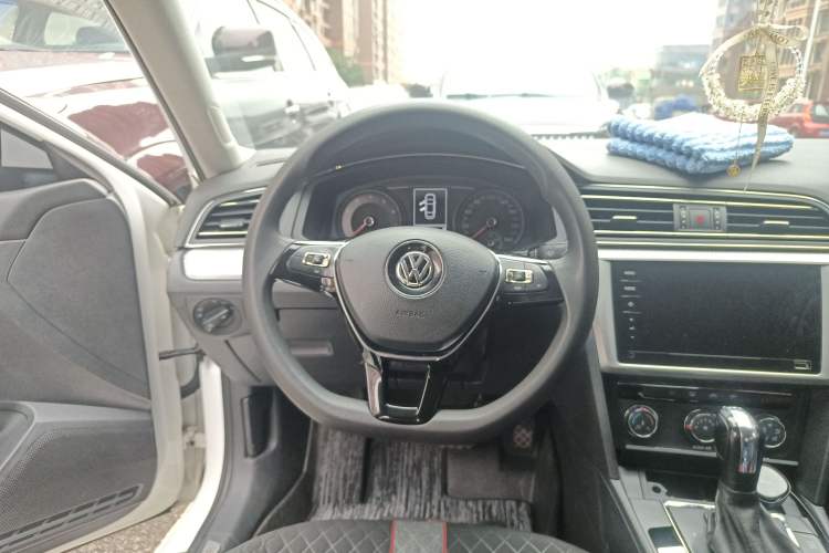 Used Volkswagen Lamando 2019 230TSI DSG Fashion Edition China V Standard
