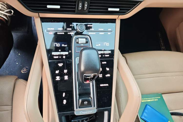 Used Porsche Cayenne E-Hybrid 2021 Cayenne E-Hybrid 2.0T Gear Lever