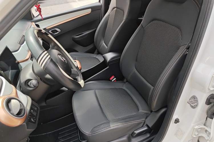 Used Dongfeng NAMMI BOX 2022 Revised Light Wind Edition 201 km Standard Version