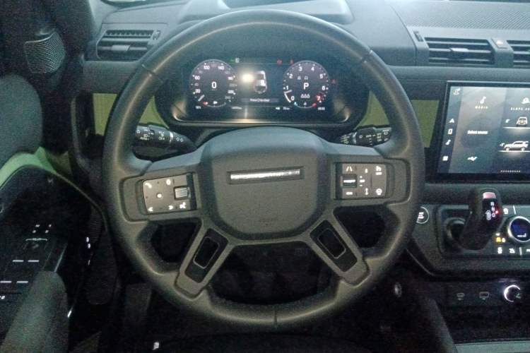 Used Land Rover Defender 2023 110 3.0T P400 75th Anniversary Legend Edition Steering Wheel