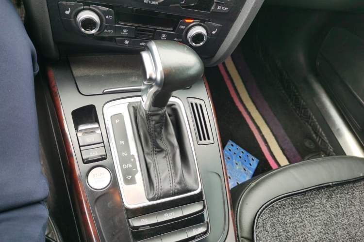 Used Audi A4L 2016 35 TFSI Automatic Comfort Model Gear Lever