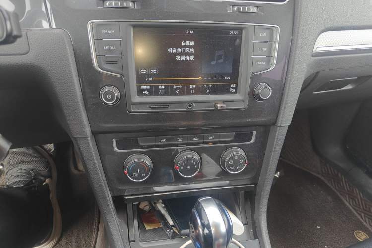 Used Volkswagen Golf 2017 1.6L Automatic Comfort Million-Vehicle Anniversary Edition