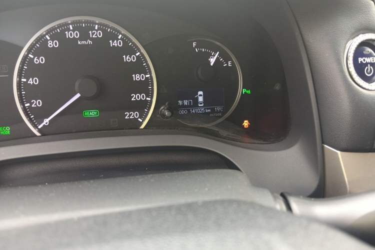 Used Lexus CT 2014 CT200h Comfort Edition Monochrome Odometer Close Up