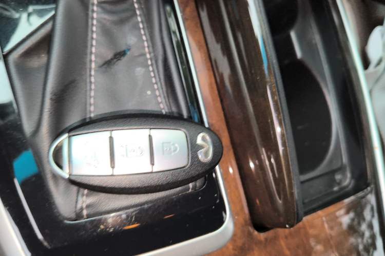 Used Infiniti QX60 2016 2.5 S/C Hybrid Two-Wheel-Drive Excellence Edition China V Standard Vehicle Key