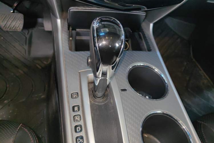 Used Nissan Teana 2016 Revised Version 2.0L XL Comfort Edition Gear Lever