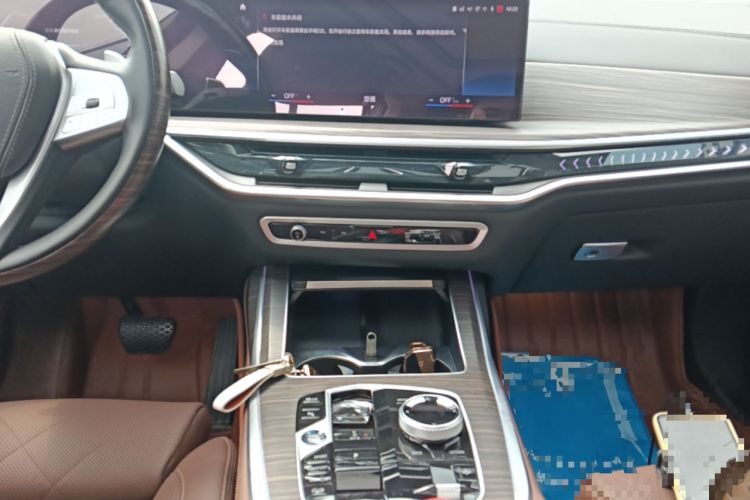 Used BMW X7 2023 xDrive40i Luxury Package with Leading Features Audio And AC Panel